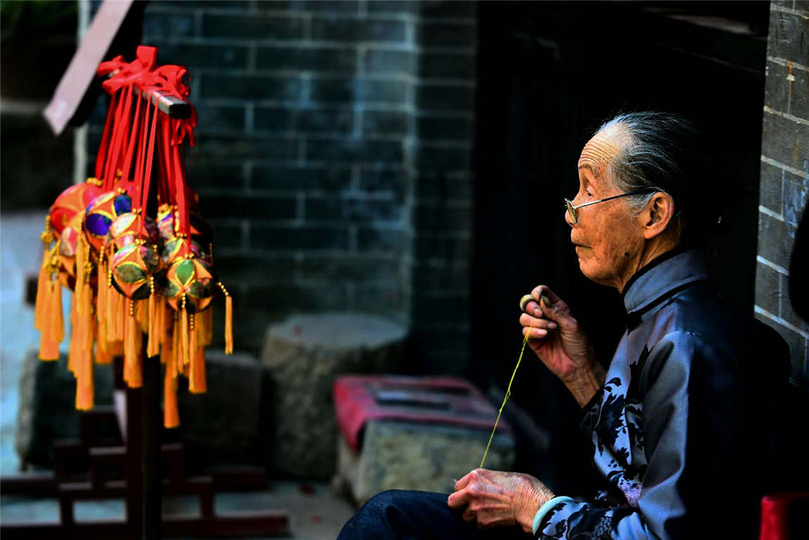 O《縫繡球》.jpg